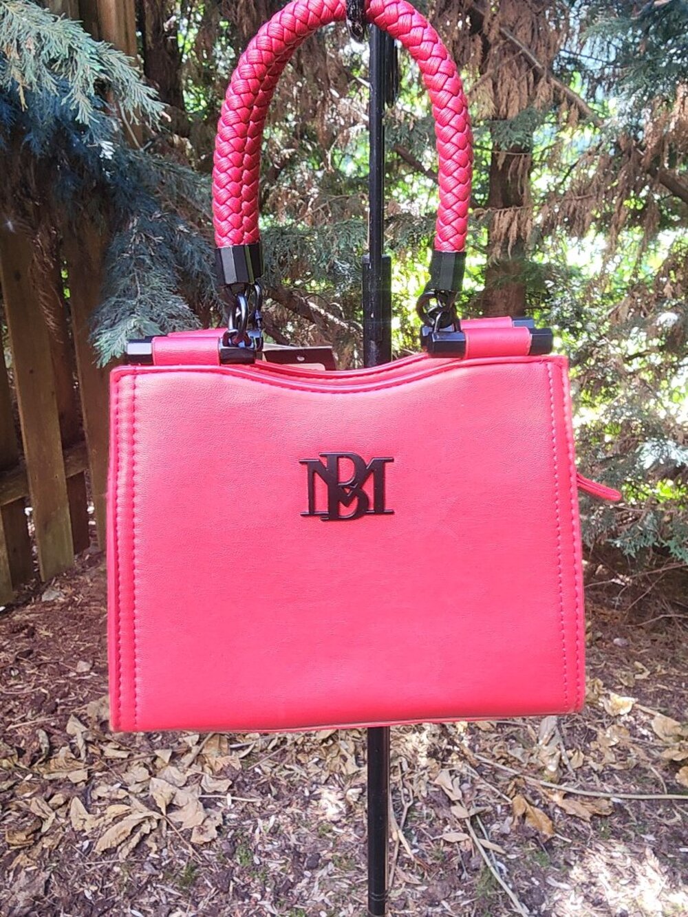 👛 NWT 👛 Badgley Mischka handbag Crimson with Black accents & hardware
